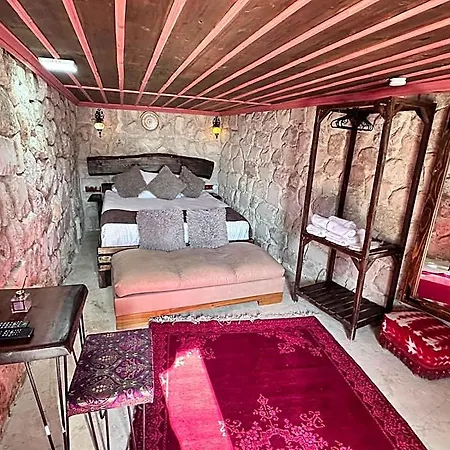 Almula Cave 5* Аванос